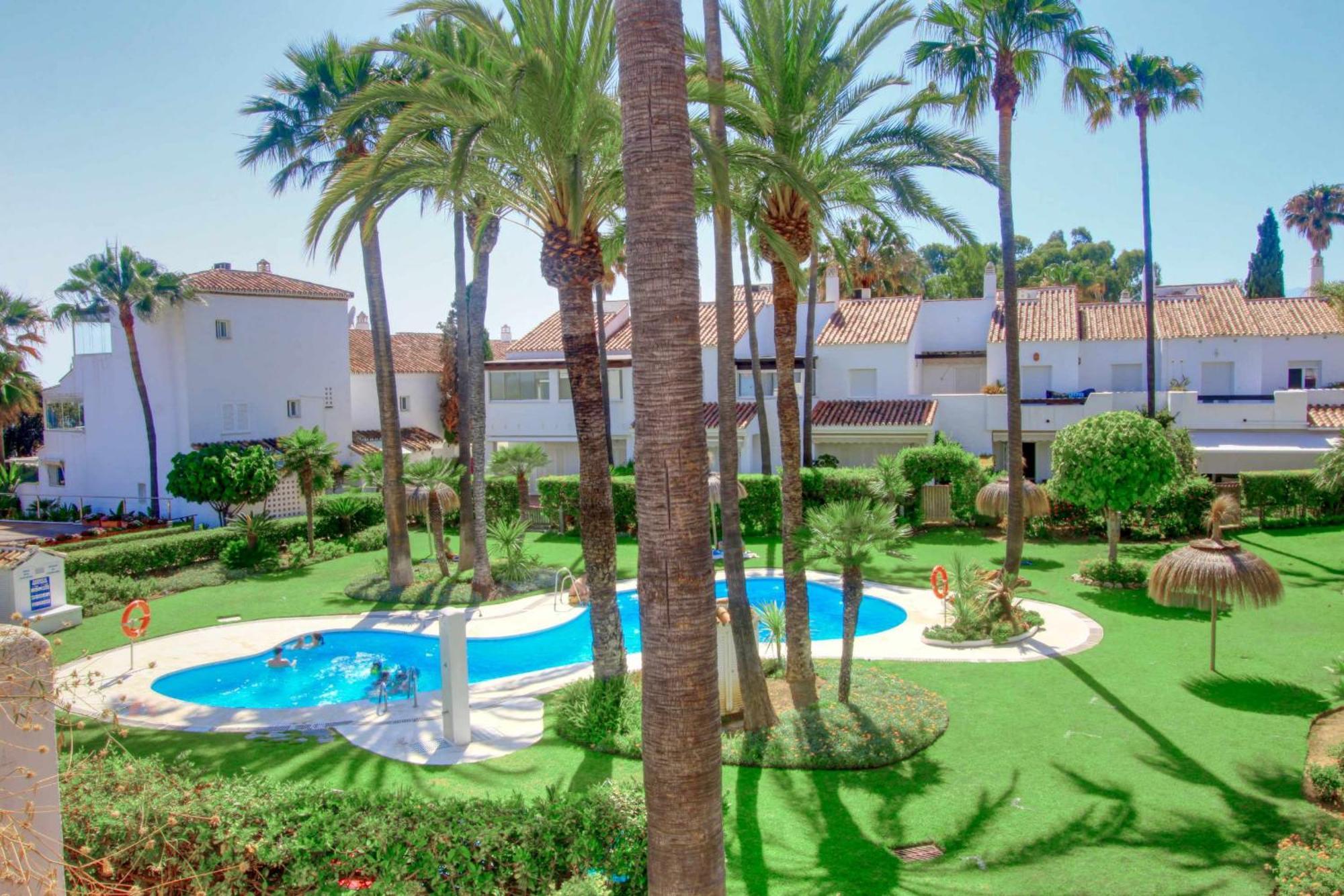 1176 Front 2 Pools Bahia Ferienhaus Marbella